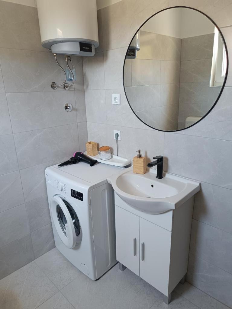 Apartment Dragana, Jezera, Island Murter Εξωτερικό φωτογραφία