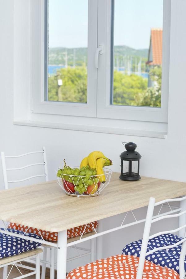 Apartment Dragana, Jezera, Island Murter Εξωτερικό φωτογραφία