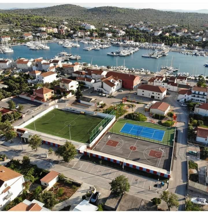 Apartment Dragana, Jezera, Island Murter Εξωτερικό φωτογραφία
